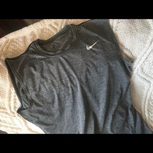 Nike athletic sleeveless slim sport wicking shirt